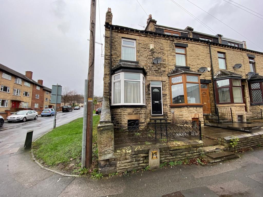 Warwick Road, Batley 2 bed end of terrace house £110,000