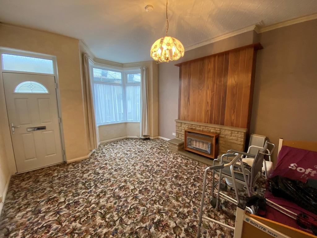 Warwick Road, Batley 2 bed end of terrace house £110,000