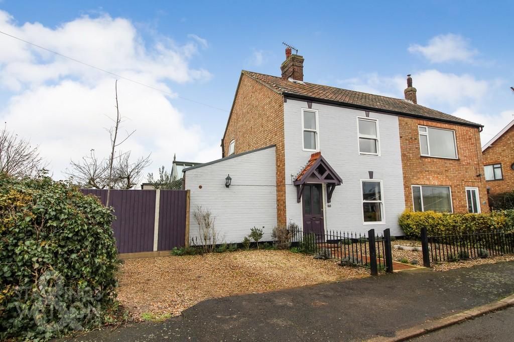 Yarmouth Road, Kirby Cane, Bungay 4 bed cottage £300,000