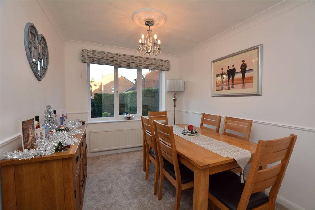 Rosewood Court, Rothwell, Leeds 3 bed link detached house £220,000