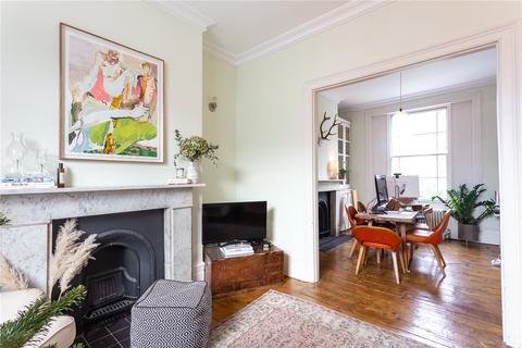 10 Coleman Fields, London, N1 7AG