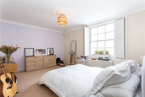 10 Coleman Fields, London, N1 7AG