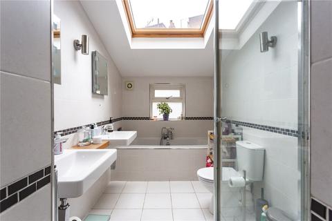 10 Coleman Fields, London, N1 7AG
