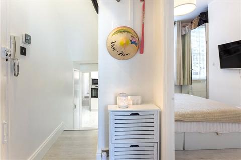 Flat A, 17 Ringcroft Street, London, N7 8ND