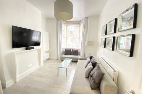 Flat A, 17 Ringcroft Street, London, N7 8ND