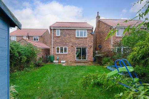 24 Moorfields, Raskelf, York, YO61 3UZ
