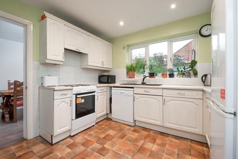 24 Moorfields, Raskelf, York, YO61 3UZ