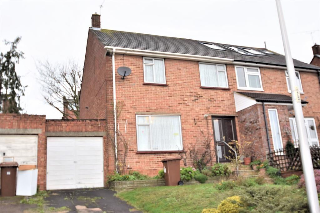 Charles Drive, Cuxton, Rochester, ME2 3 bed semidetached house £350,000