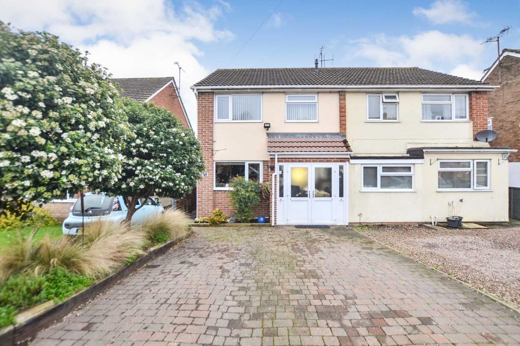 Drayton Close, Swindon Village, Cheltenham 3 bed semidetached house