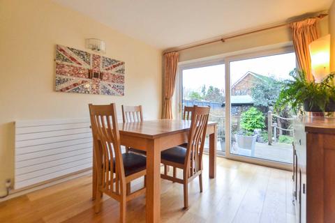 27 Drayton Close, Swindon Village, Cheltenham, GL51 9QB