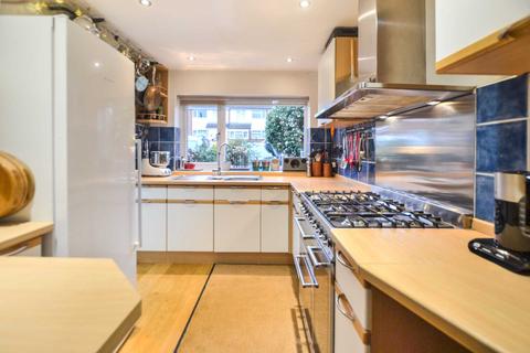 27 Drayton Close, Swindon Village, Cheltenham, GL51 9QB