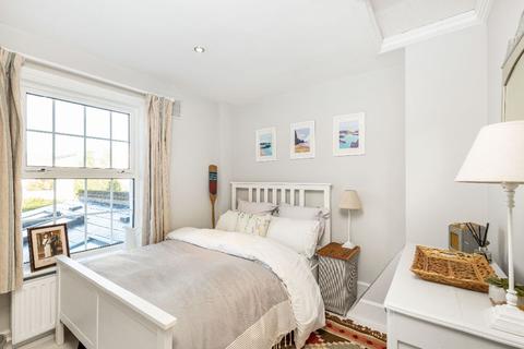 51 Railway Side, London, SW13 0PN