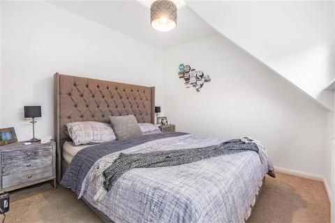 24 Fermor Way, Crowborough, TN6 3BD