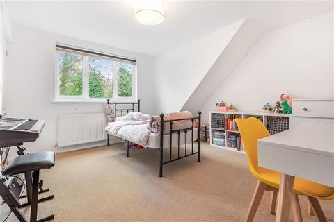 24 Fermor Way, Crowborough, TN6 3BD
