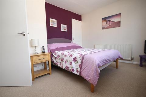 43 Millside, Carshalton, SM5 2BQ