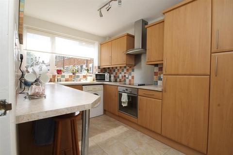 43 Millside, Carshalton, SM5 2BQ