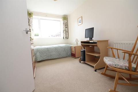 43 Millside, Carshalton, SM5 2BQ