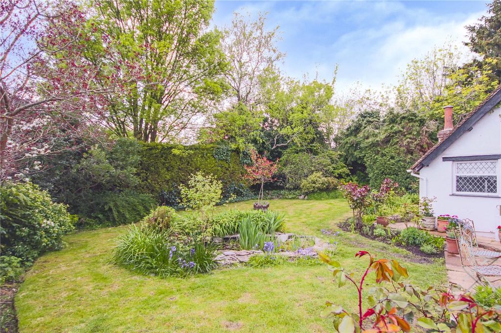Red Rose, Binfield, Berkshire, RG42 3 bed bungalow £620,000