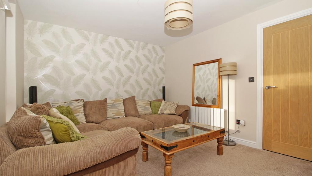 Bedroom 5 / Lounge