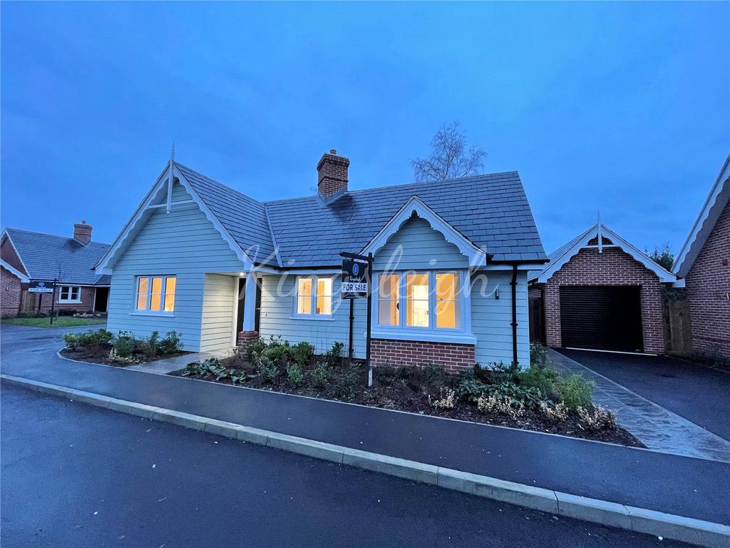 Upper Street, Stratford St. Mary, Colchester, CO7 3 bed bungalow £460,000