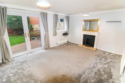 3 bedroom end of terrace house to rent, The Lawns, Hampshire, GU14