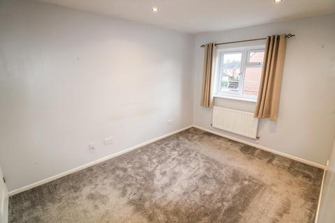 3 bedroom end of terrace house to rent, The Lawns, Hampshire, GU14