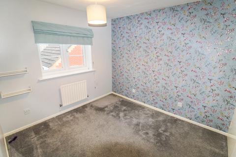 3 bedroom end of terrace house to rent, The Lawns, Hampshire, GU14