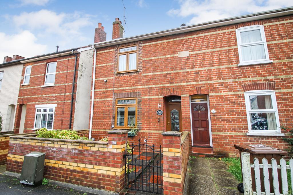 York Road, Farnborough, Hampshire, GU14 2 bed semidetached house £