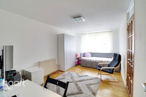 99 Evergreen Way, Hayes, UB3 2BH