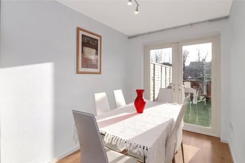 103 Jacketts Field, Abbots Langley, WD5 0EN