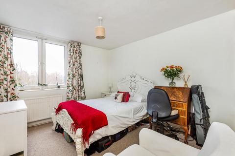 5 Winterfold Close, London, SW19 6LE