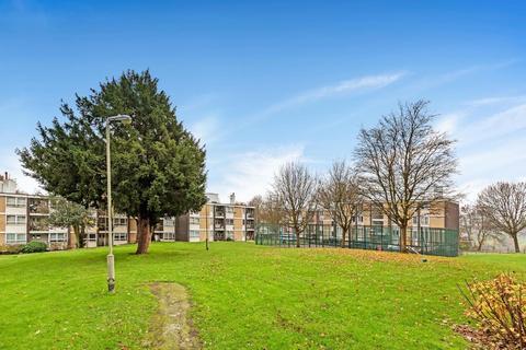 5 Winterfold Close, London, SW19 6LE