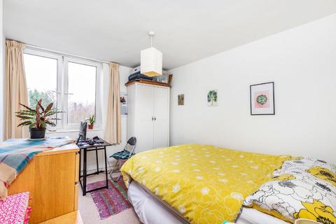 5 Winterfold Close, London, SW19 6LE