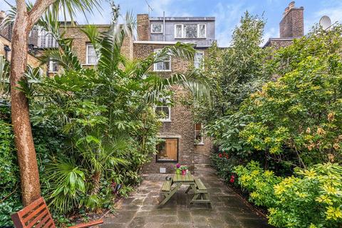 12 Reighton Road, London, E5 8SG