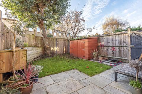 12 Wolsey Grove, Esher, KT10 8NU