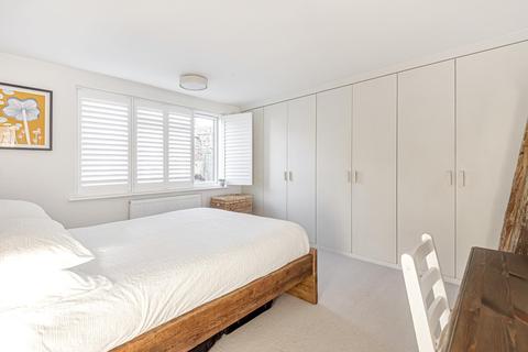 12 Wolsey Grove, Esher, KT10 8NU