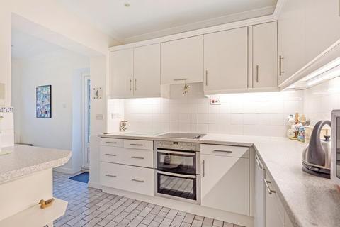 20 Riverside Drive, Esher, KT10 8PG