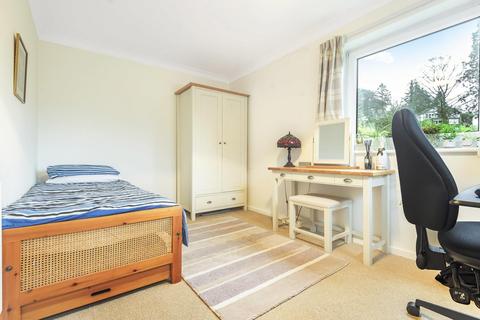 20 Riverside Drive, Esher, KT10 8PG