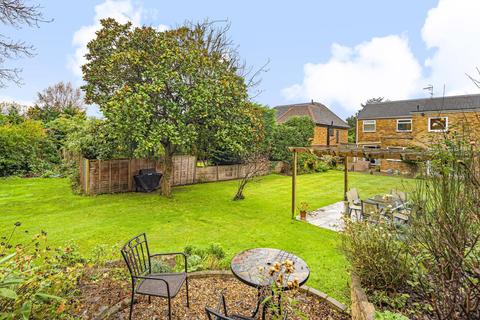 20 Riverside Drive, Esher, KT10 8PG
