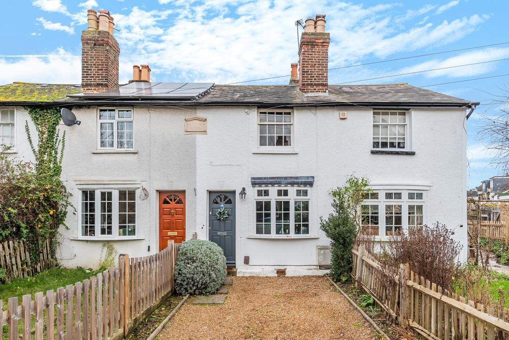 Rushett Close, Thames Ditton, KT7 2 bed terraced house £545,000