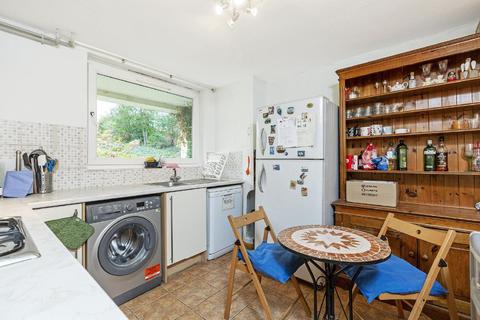 36 Lydney Close, London, SW19 6JN