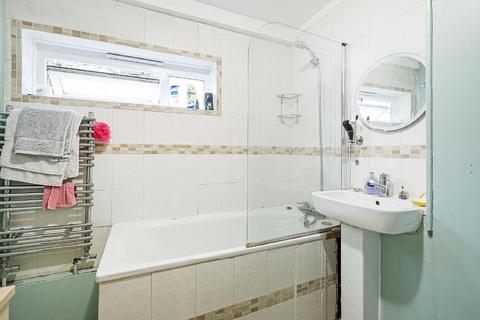 36 Lydney Close, London, SW19 6JN