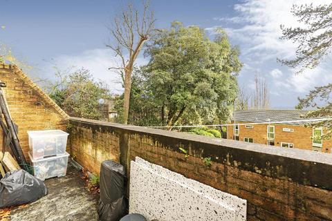 36 Lydney Close, London, SW19 6JN