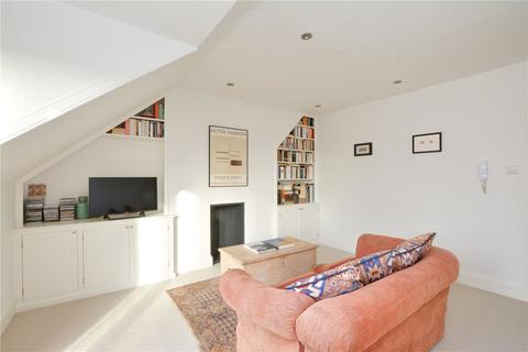 Flat B, 362 Lee High Road, London, SE12 8RS