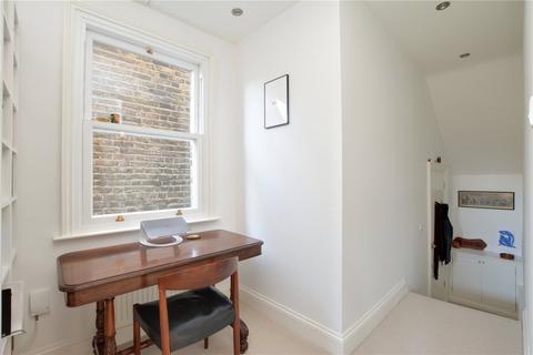 Flat B, 362 Lee High Road, London, SE12 8RS