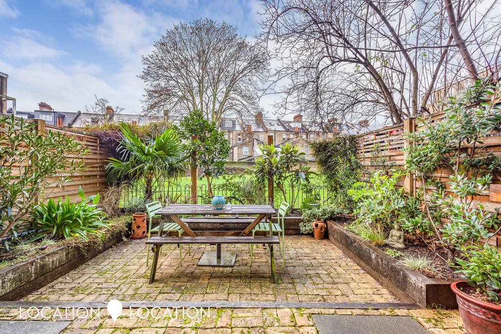 2212202011 The Mount Mount Pleasant Lane E5 9 D...