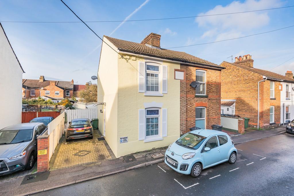Thornhill Place, Maidstone 2 bed semidetached house £275,000