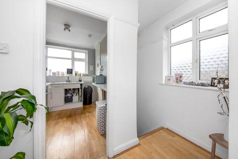 4 Glassmill Lane, Bromley, BR2 0EJ