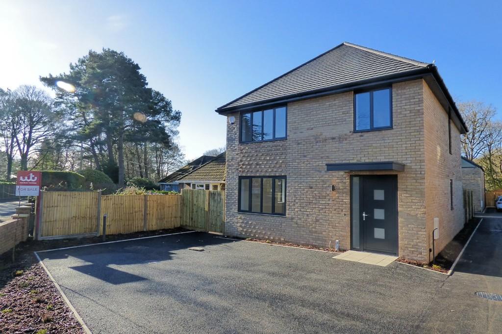 York Road, Broadstone 4 bed detached house £535,000