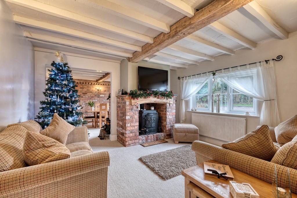 Sugarbrook Lane, Stoke Pound, Bromsgrove, B60 3AU 4 bed cottage £475,000